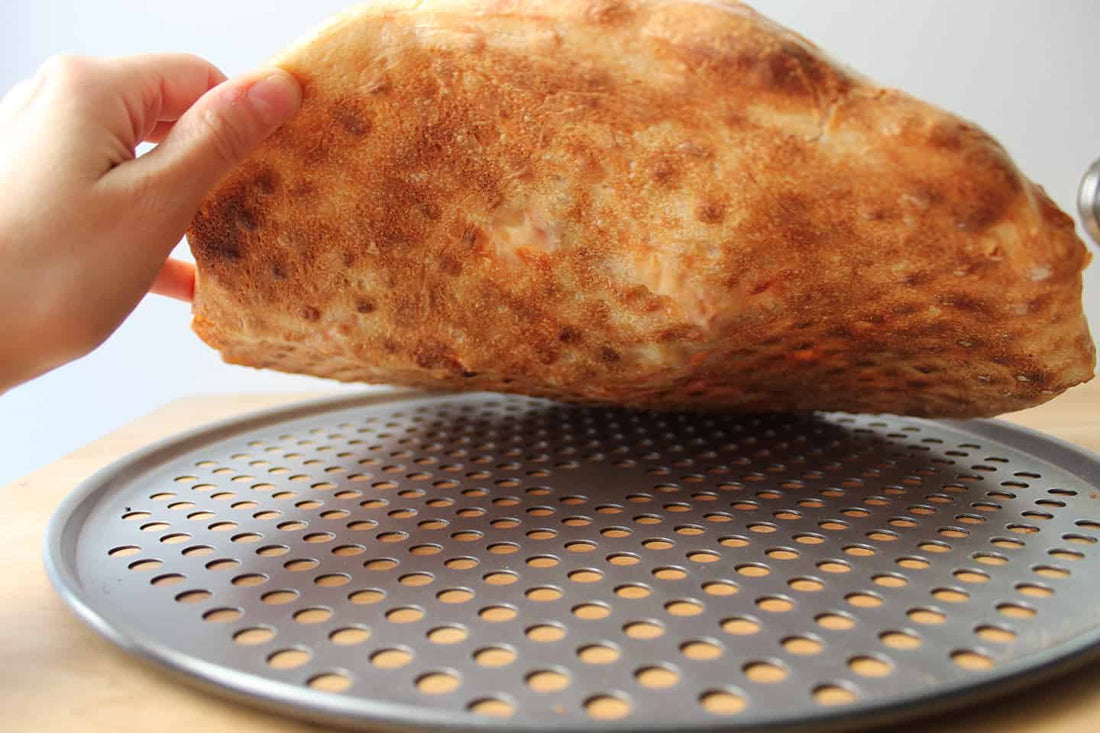 Complete Guide to Choosing the Best Pizza Pan for Commercial & Home Use