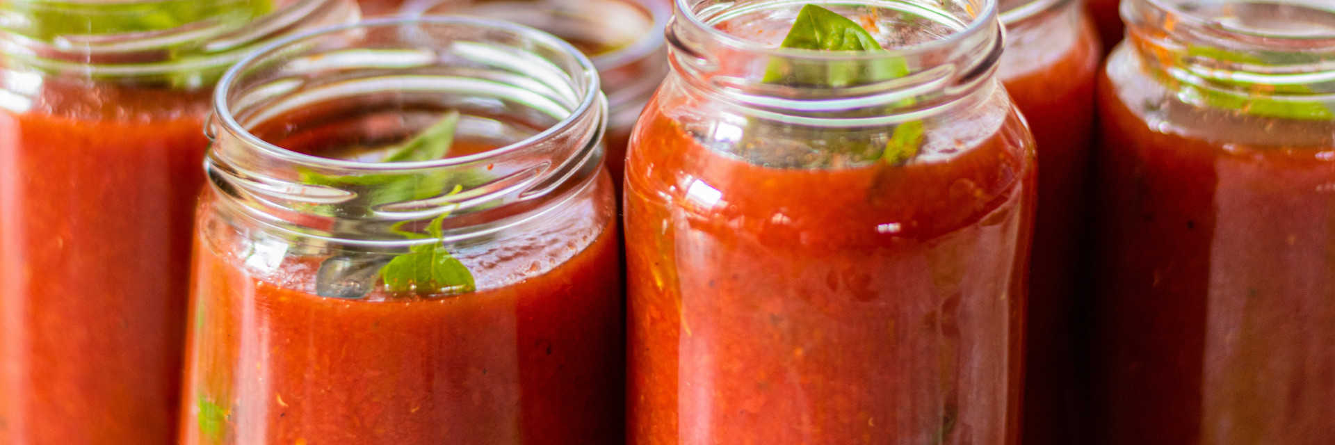 Using Sauce How to Can Spaghetti Sauce: A Beginner’s Guide to Safe, Homemade Sauce ...