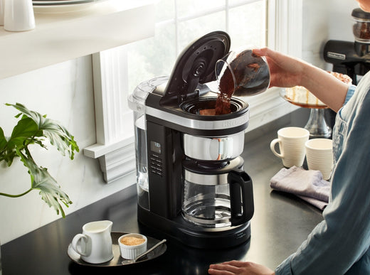 What is a Drip Coffee Maker? How to Brew Coffee in a Maker?