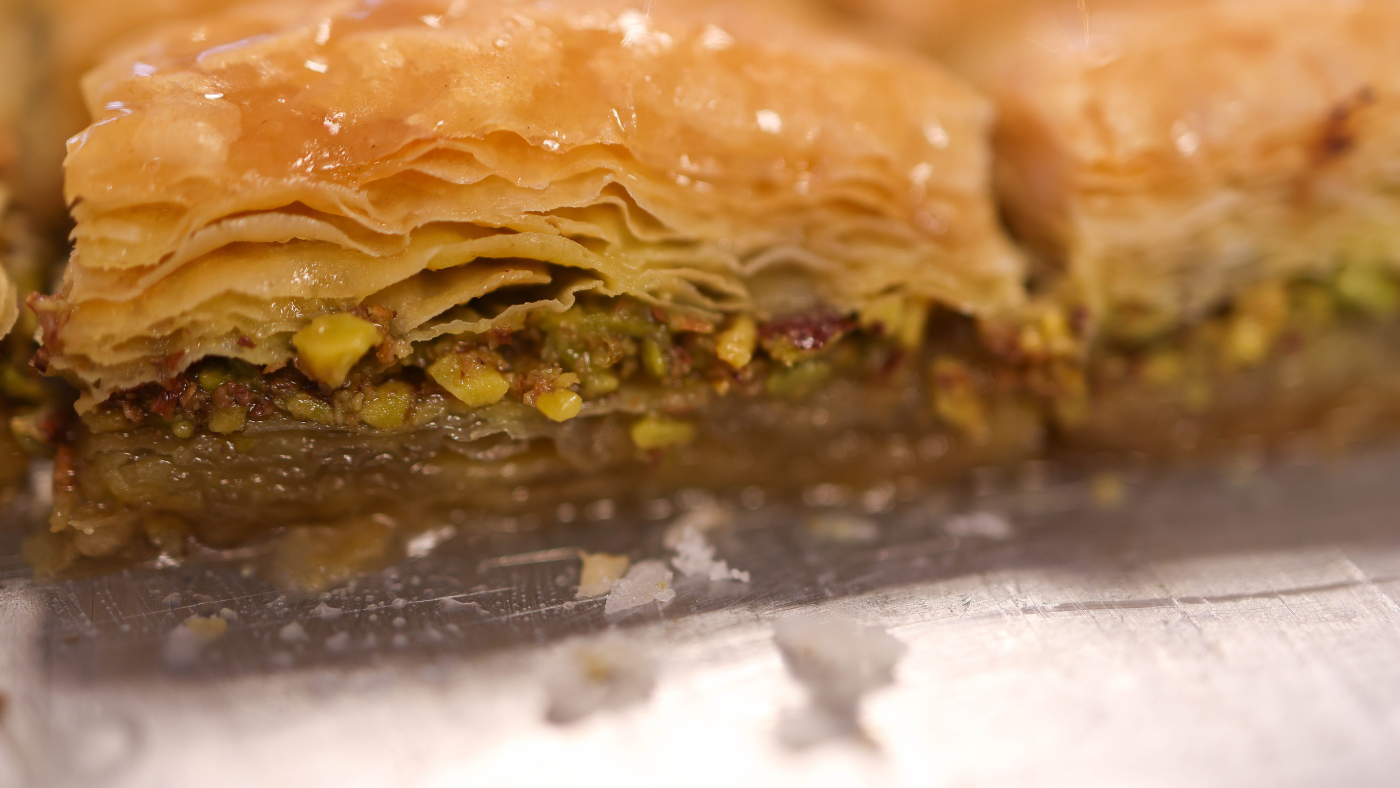 Filo Pastry: The Complete Guide to Phyllo (Filo) Pastry, Recipes & Tec ...