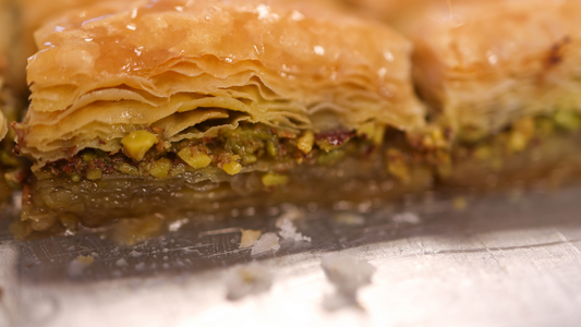Filo Pastry: The Complete Guide to Phyllo (Filo) Pastry, Recipes & Techniques