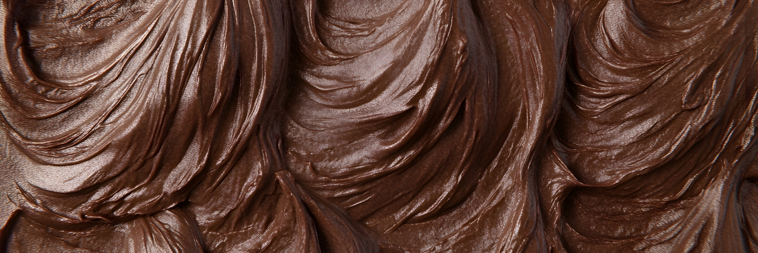 How Long Does Frosting Last? (Shelf Life, Storage, and Spoilage Signs)