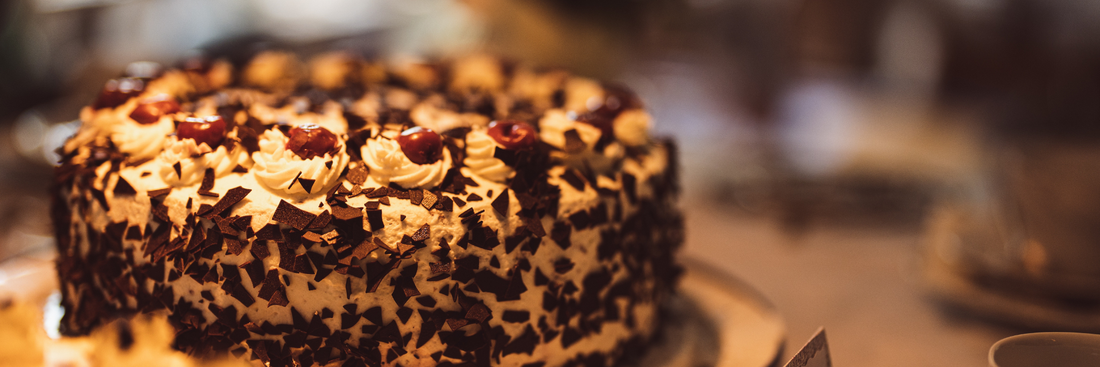 How Long Does Hazelnut Cake Last? Room Temp, Fridge & Freezer Guide