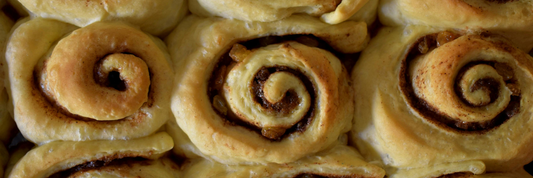 How Many Calories in a Cinnamon Roll? Full Nutrition & Calorie Guide