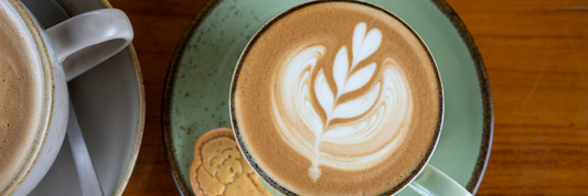 How Many Calories in a Latte? A Complete Nutrition Breakdown (By Size, Milk & Brand)