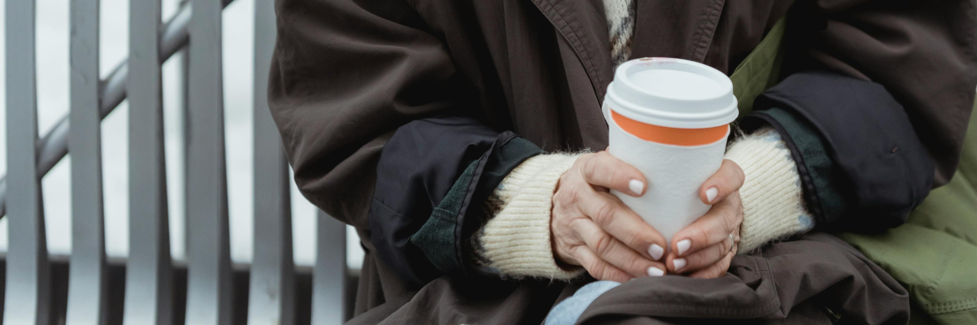 How to Choose the Right Coffee Cup for Hot vs Iced Drinks – KimEcopak