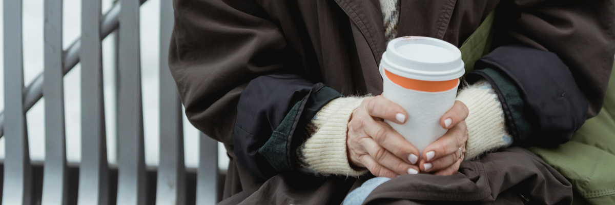 How to Choose the Right Coffee Cup for Hot vs Iced Drinks – KimEcopak