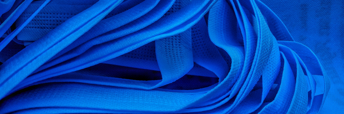 How to Choose the Right Non-Woven Bags for Your Business?