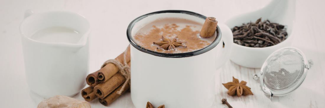 Iced Chai Latte: Meaning, Flavor, Origins & Why It’s So Popular