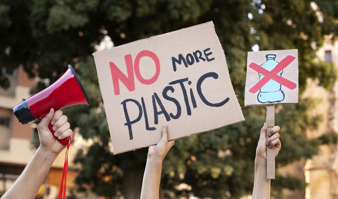 Single use plastic ban in Canada