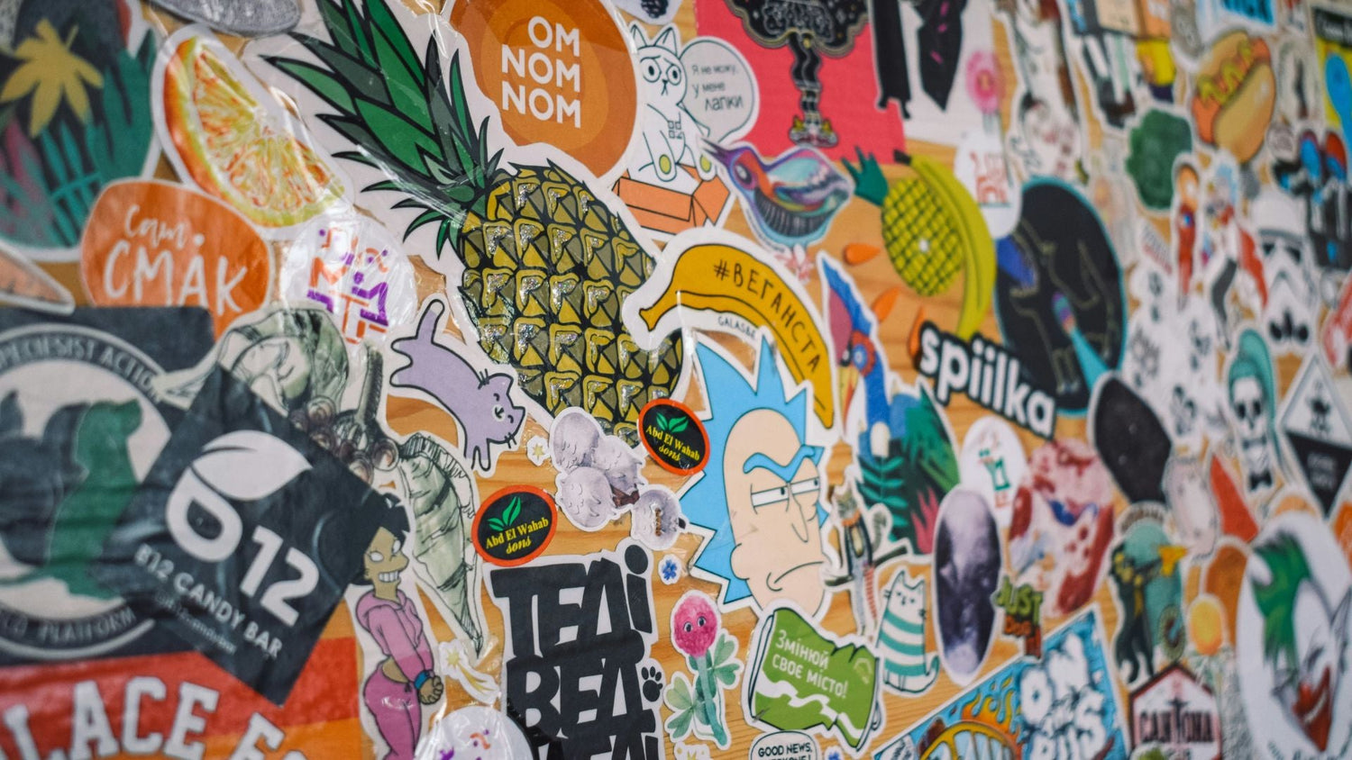 Guide to Understand Different Types of Stickers for Packaging – KimEcopak