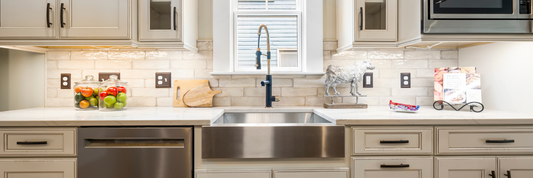 Undermount vs Farmhouse Sink: Which Kitchen Sink Is Right for Your Home?