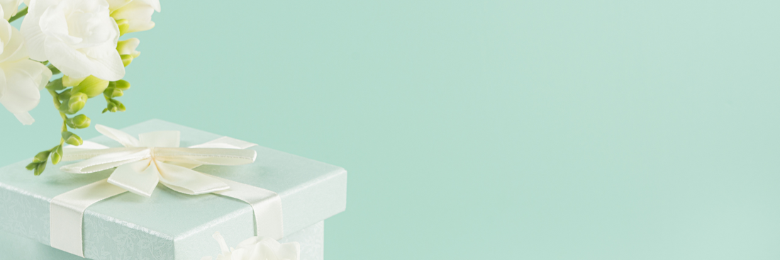 Top Wedding Cake Box Trends for 2025: Vintage, Custom & DIY Ideas