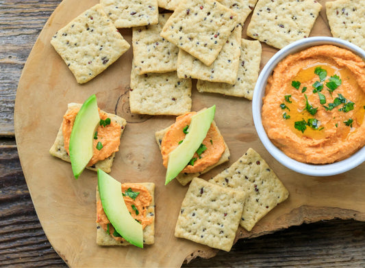 What to Eat with Crackers: Complete Guide to Pairings & Nutrition