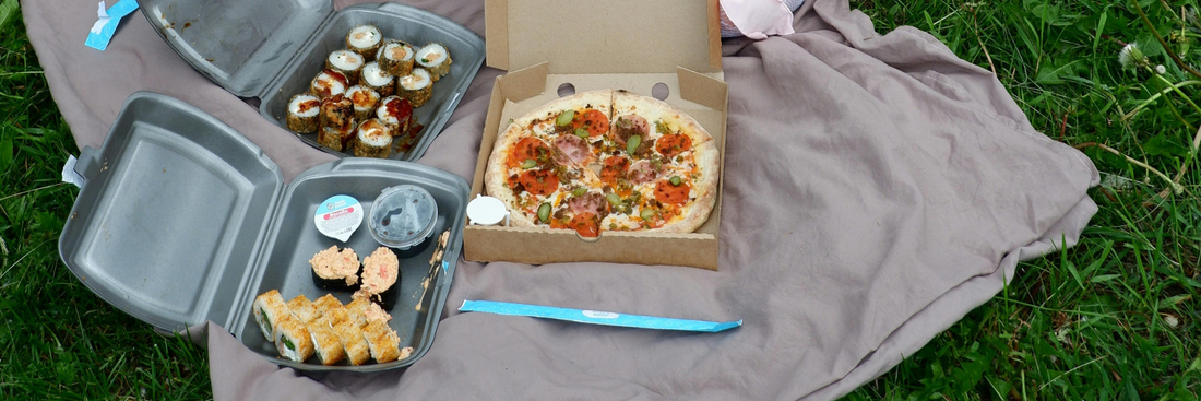 When Customers Eat Sushi Outdoors/Picnics: Which Packaging Works Best?