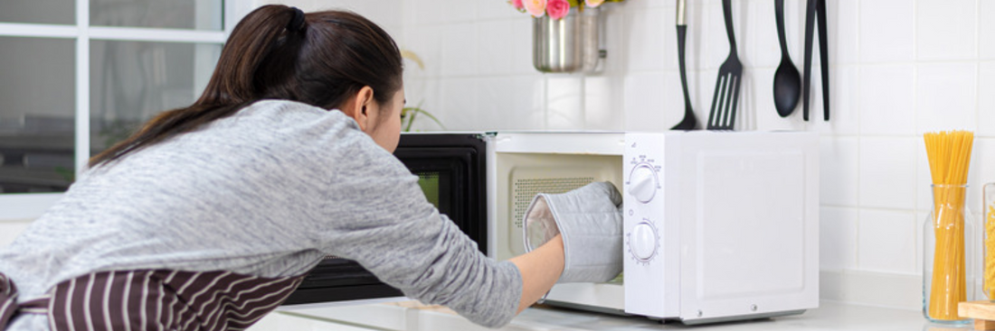 Can You Put Wax Paper in The Microwave? Will It Melt In Microwave?