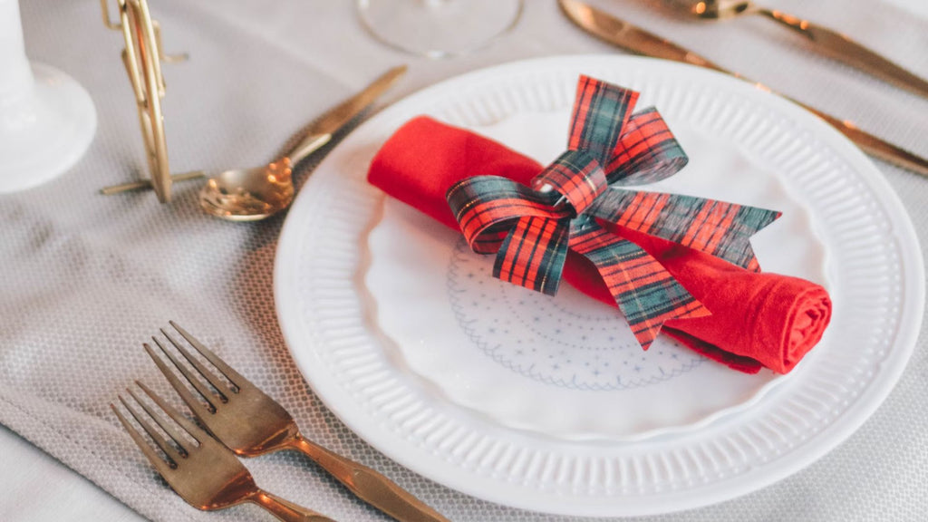 What Caterers Need to Know About Charger Plates for the Best Service