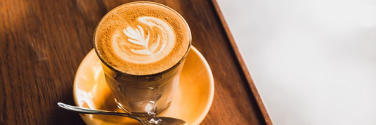 What Is a Flat White? Complete Guide to Flavor, Ratio, and How It’s Made