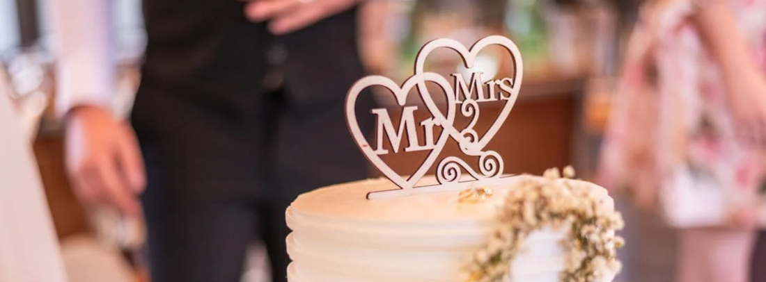 From Design to Preservation: Mastering the Wedding Cake Toppers for Bakery Owners
