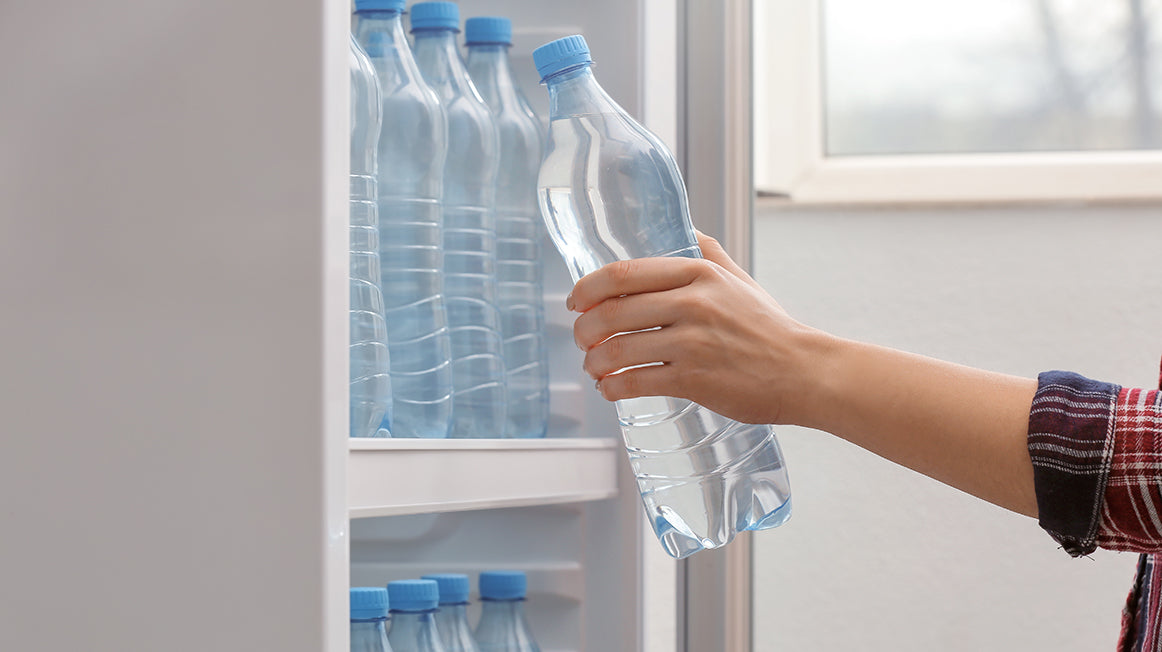 Risk of explosion of plastic water bottles when frozen and prevention measures