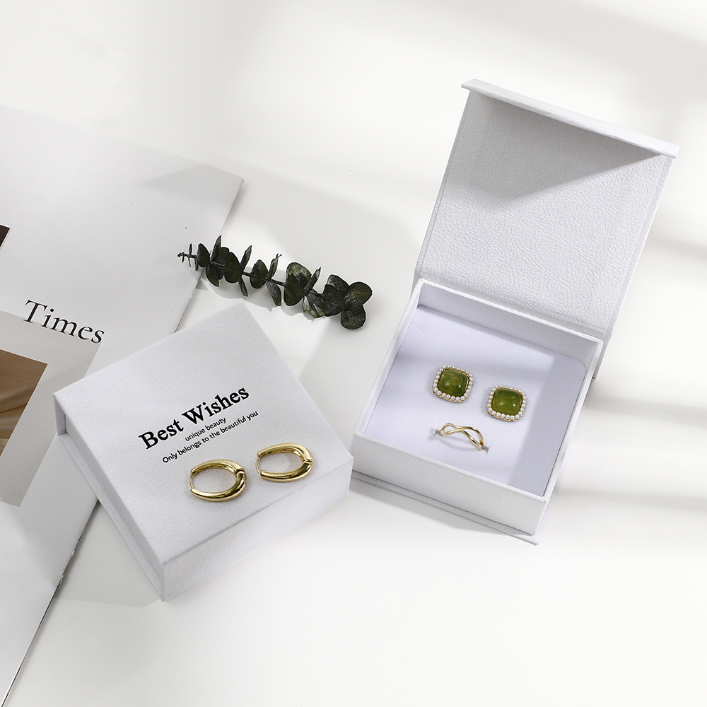 magnetic closure cosmetic box